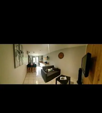 Chez Pat بيت للعطل أونسني